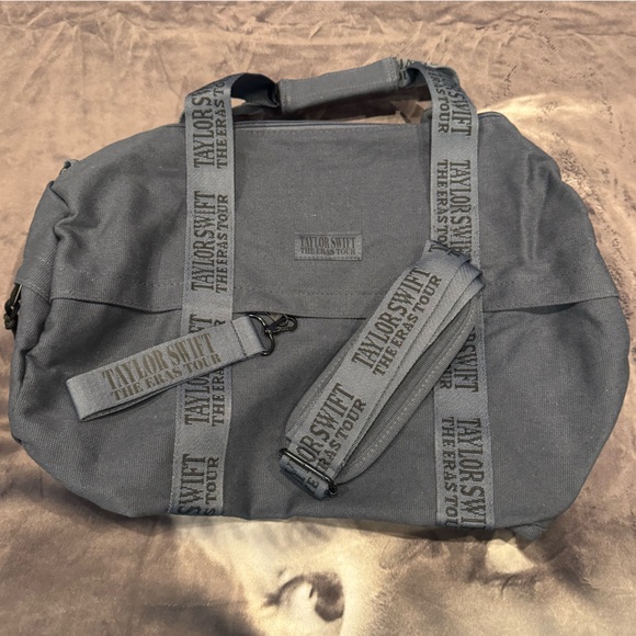 The Eras Tour duffle bag - Picture 3 of 8